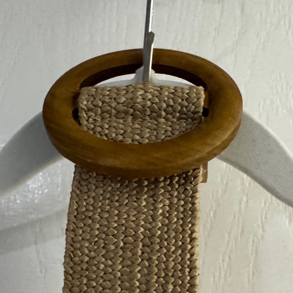 Neutral Tan Belt - Picture 2 of 2